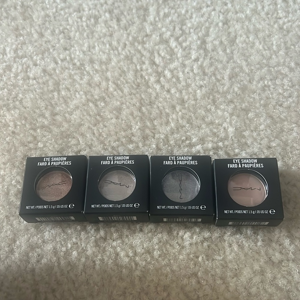 Mac Eye Shadow set